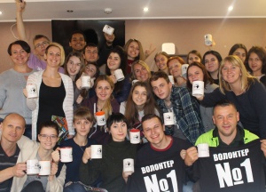 Собираем урожай вместе с контактными друзьями.