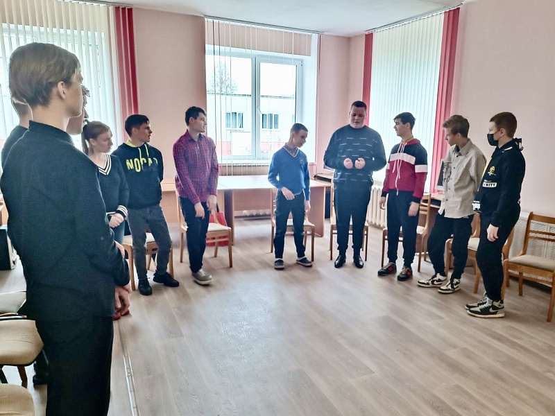 Тренеры-подростки по правам детей обучают воспитанников Городищенского дома-интерната