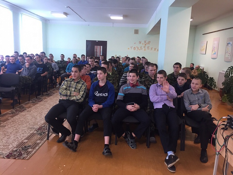 К вам стучится Новый год!