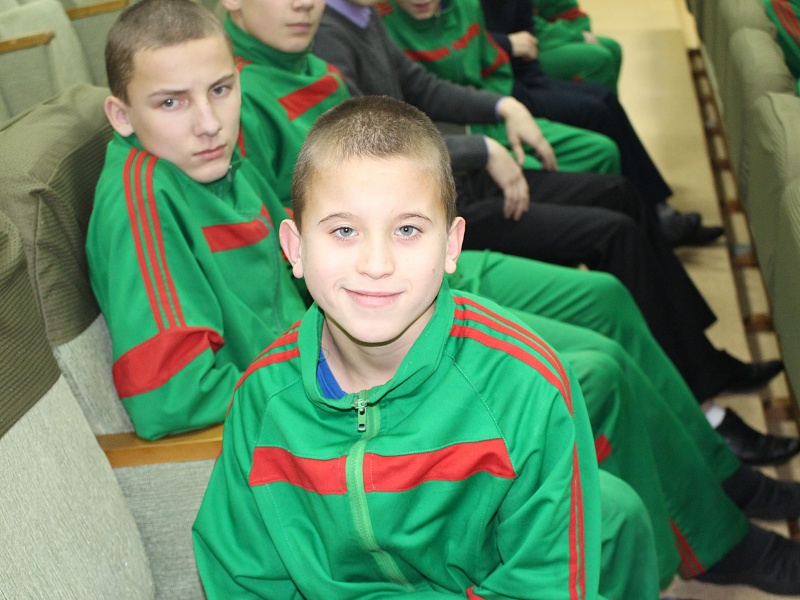 К вам стучится Новый год!