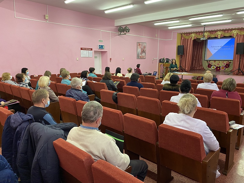 Равный равному: главный принцип и коммуникации и обучения специалистов