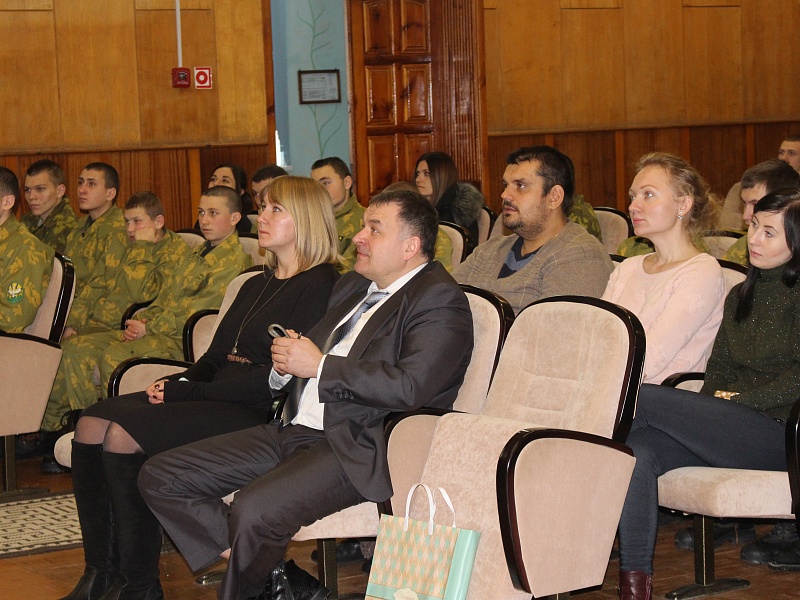 К вам стучится Новый год!