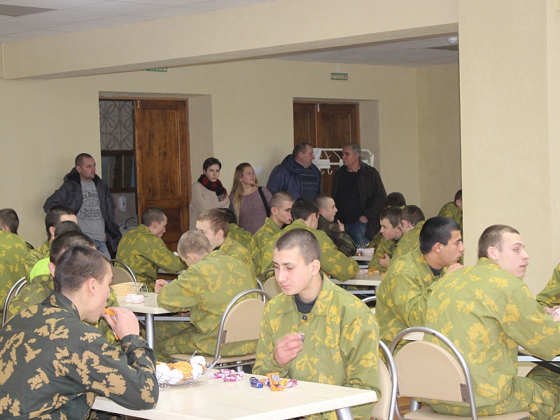 К вам стучится Новый год!