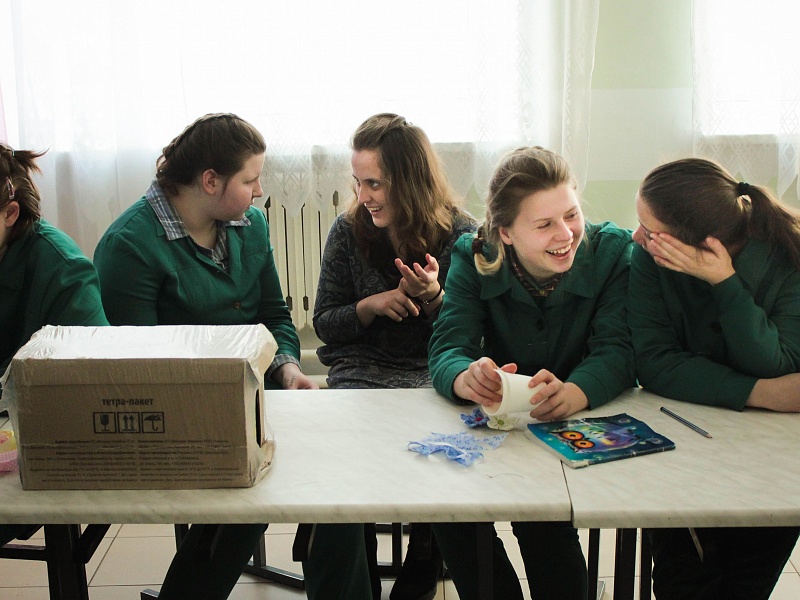 "Дарите женщинам цветы!"