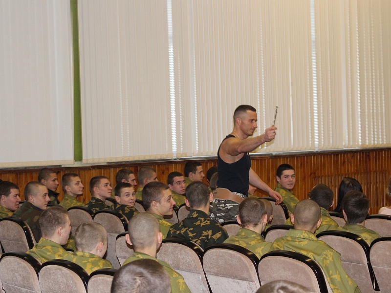 К вам стучится Новый год!