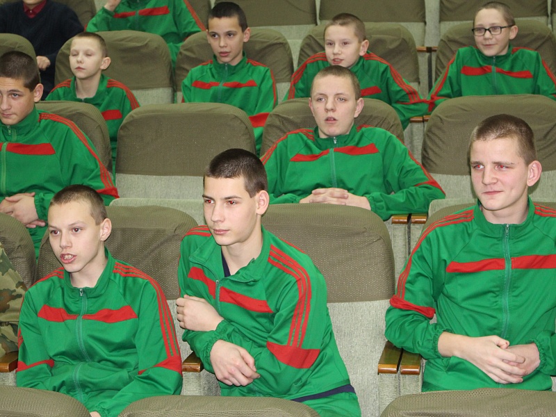 К вам стучится Новый год!