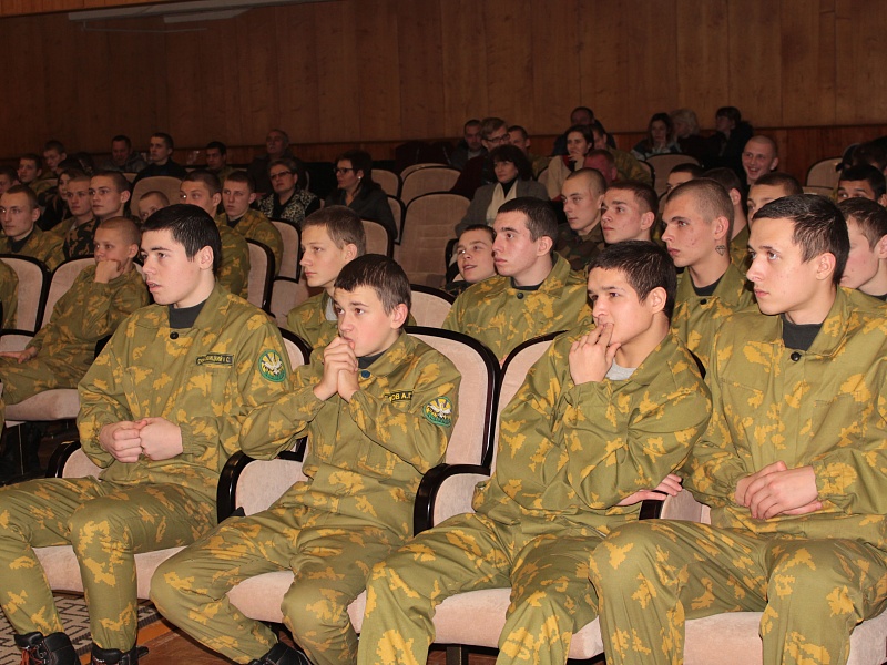 К вам стучится Новый год!