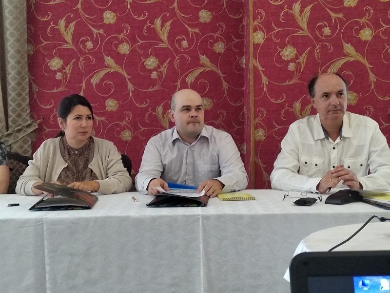 Accompanied accommodation or foster care?