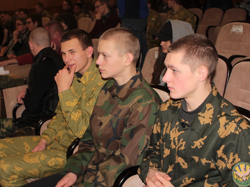 К вам стучится Новый год!