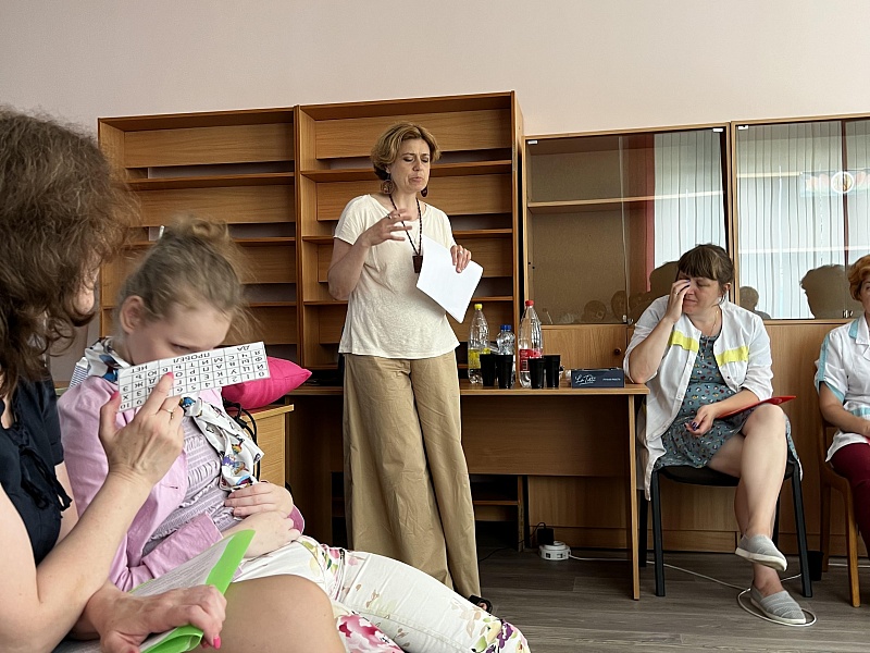 Эмоциональный контакт, доверие, баланс в обмене информацией помогает в общении с неречевыми детьми