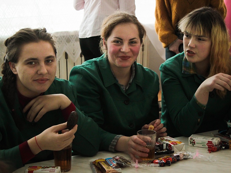 "Дарите женщинам цветы!"