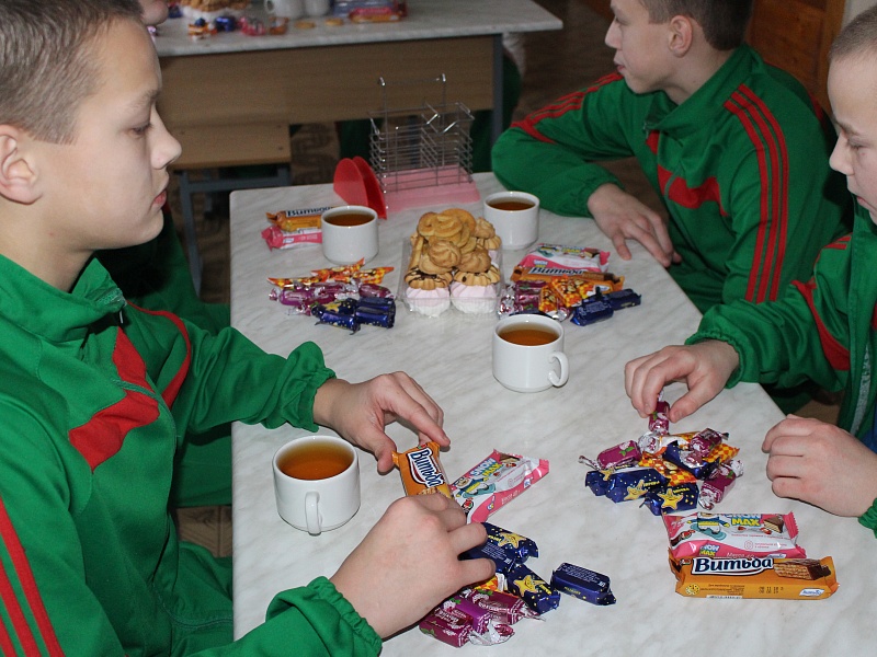 К вам стучится Новый год!