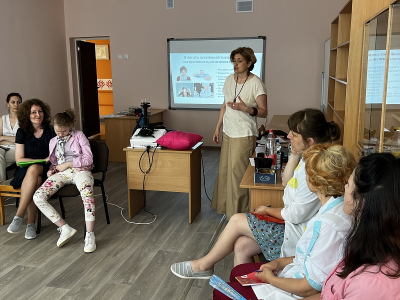 Эмоциональный контакт, доверие, баланс в обмене информацией помогает в общении с неречевыми детьми