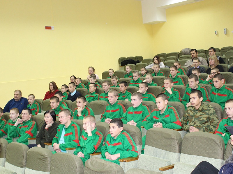 К вам стучится Новый год!