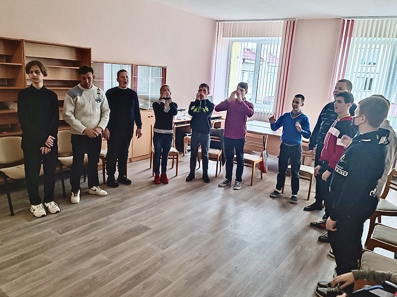 Teenage Coaches on Children's Rights Teach  of the Gorodishche House-boarding Institution