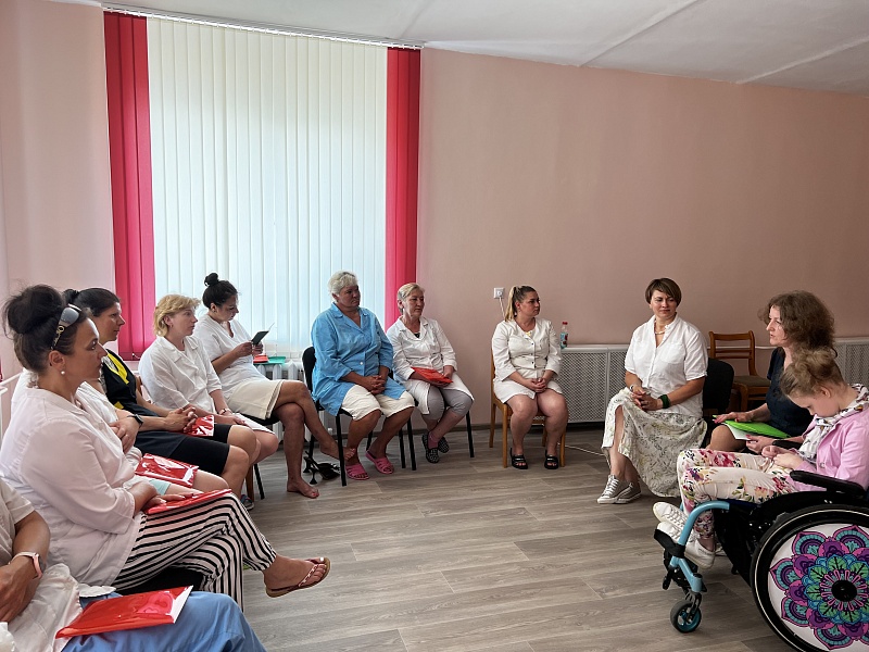 Эмоциональный контакт, доверие, баланс в обмене информацией помогает в общении с неречевыми детьми