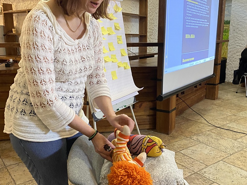 For the first time, with specialists working in care  from various institutions of education departments from all regions, WWB discussed a program to prepare substitute parents for the reception and upbringing of children with disabilities.  