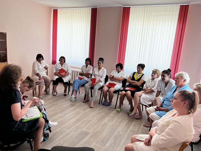 Эмоциональный контакт, доверие, баланс в обмене информацией помогает в общении с неречевыми детьми