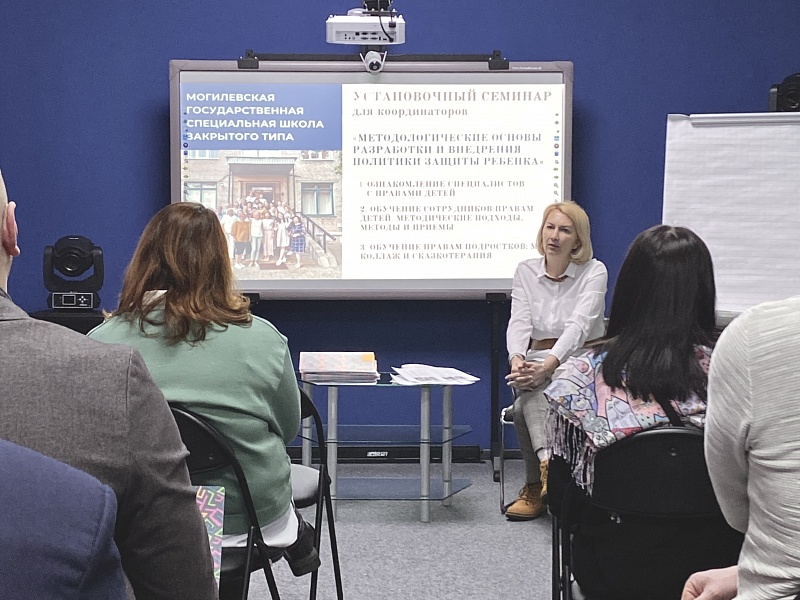 КОМПЕТЕНТНЫЙ РУКОВОДИТЕЛЬ - ГАРАНТ УСТОЙЧИВОГО ФУНКЦИОНИРОВАНИЯ ДРУЖЕСТВЕННОЙ СРЕДЫ В УЧРЕЖДЕНИИ