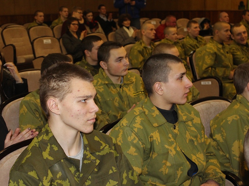 К вам стучится Новый год!