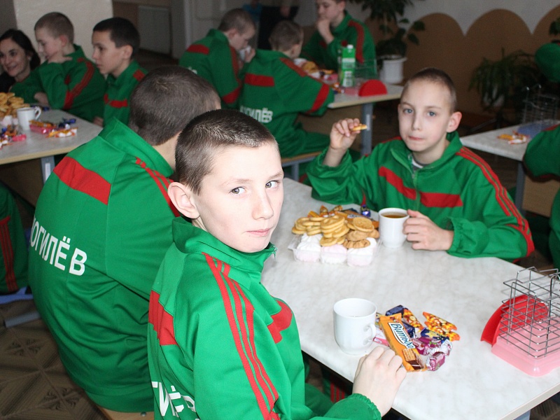 К вам стучится Новый год!