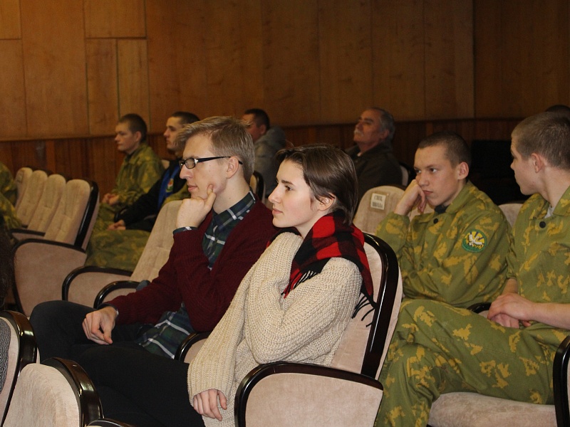 К вам стучится Новый год!