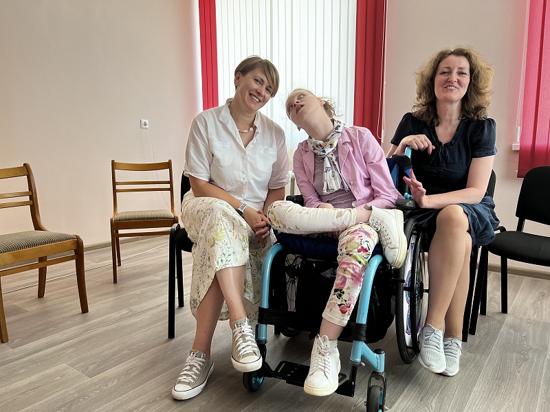 Эмоциональный контакт, доверие, баланс в обмене информацией помогает в общении с неречевыми детьми