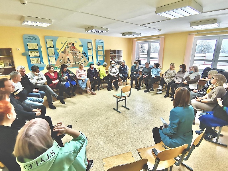 Seminars for Employees of Partner Institutions in November