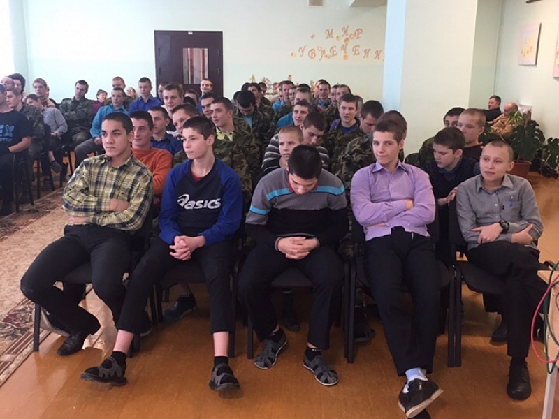 К вам стучится Новый год!