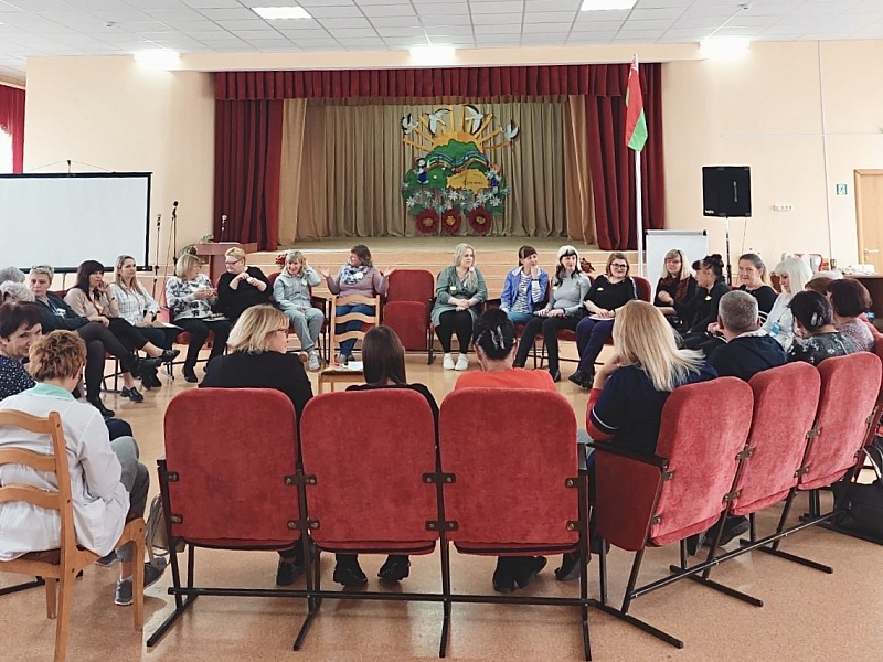 Seminars for Employees of Institutions for Children's Rights in October