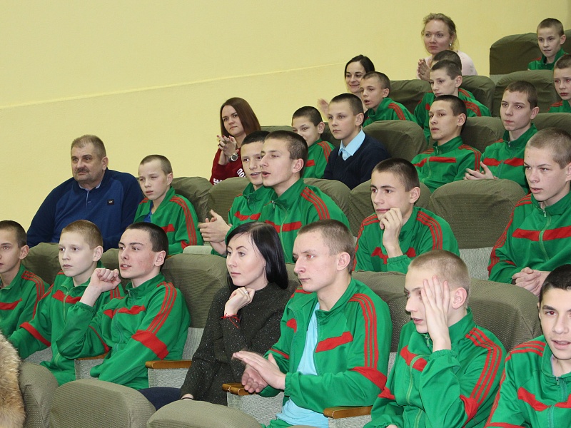 К вам стучится Новый год!