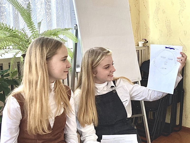 Барановичские подростки обучают сверстников защите своих прав